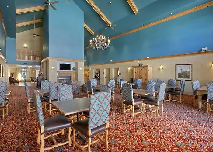 Mainstay North Hotel 3*