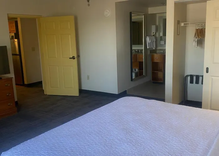 Mainstay North 3*