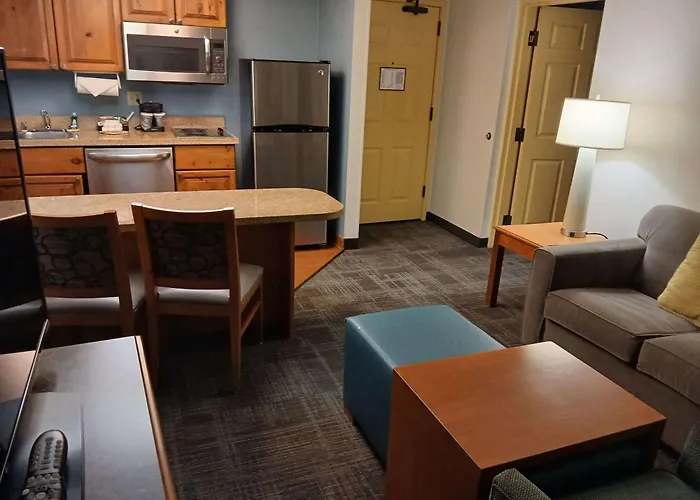 Mainstay North Hotel