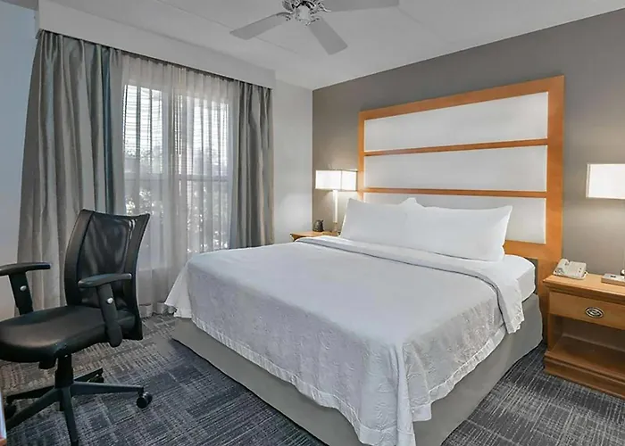 Mainstay North Hotel 3*