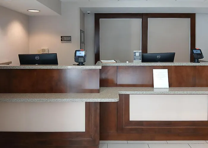 Mainstay North Hotel
