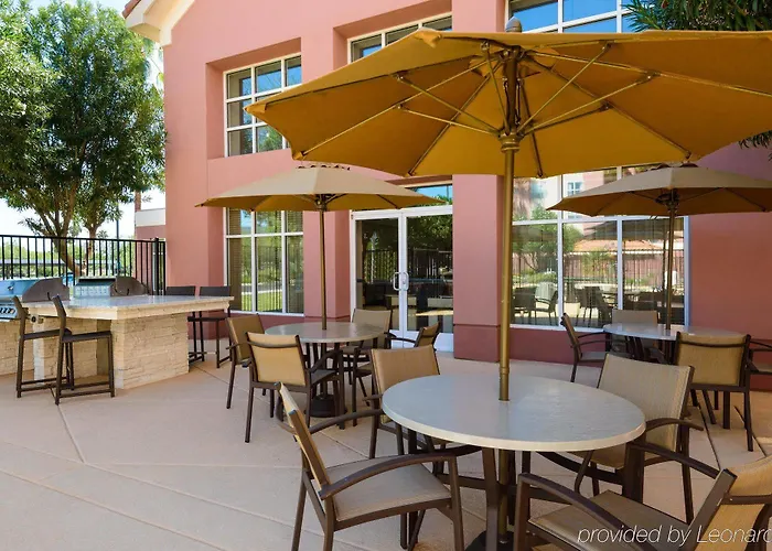 Mainstay North Hotel