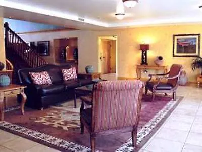 Mainstay North Hotel